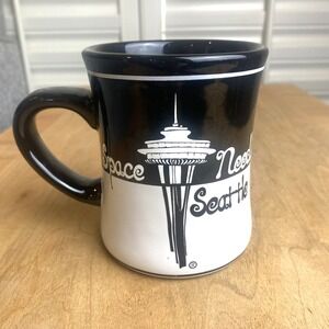 SPACE NEEDLE Seattle WA Souvenir COFFEE MUG Black & White Extra Large 14 OZ READ